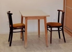 Sestava židle a jídelní stůl