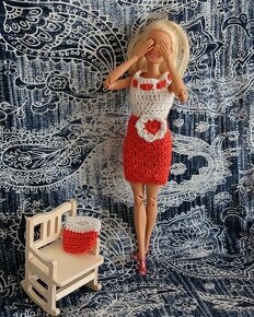 Barbie - šatičky na panenku, červené
