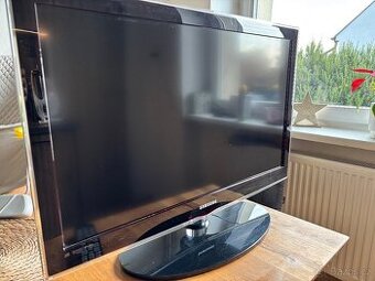 HD televize SAMSUNG UE32C4000