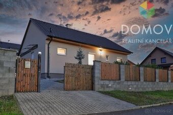 Domek s krásným výhledem do krajiny, s terasou a zahradou