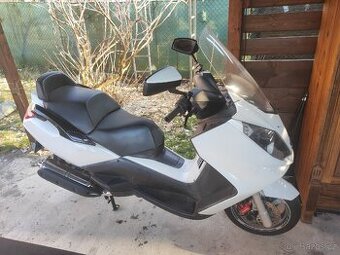 Peugeot satelis 400 sleva