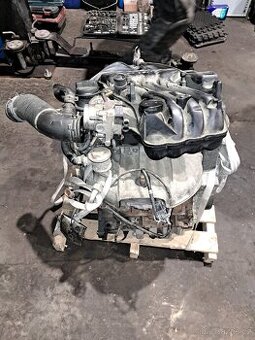 Motor 2l benzín