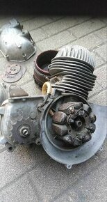 Dvakrát motor manet... Hezkém stavu....