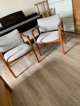 Dvě křesílka Po kompletní renovaci - 1