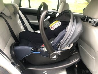 Autosedačka JOIE + Isofix základna JOIE i-naše Advance