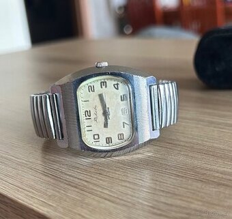 Mechanické hodinky Raketa TV