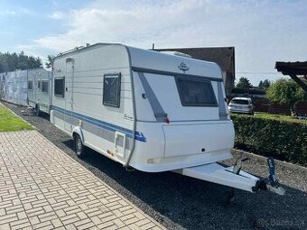Hobby De Luxe Easy 460 / 100 km/h/ Francouzská postel
