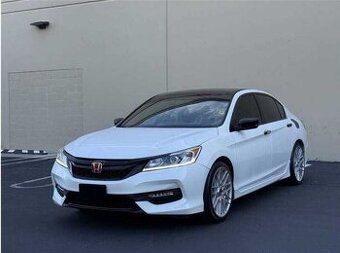 Honda Accord 2.4 i-VTEC • Automat • 2017 • Dovoz z USA