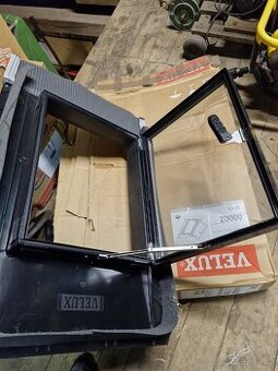 Střešní výlez Velux GVK 0000Z (46x61) - nový - rozbaleno