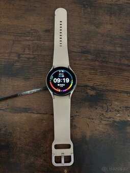 Hodinky Samsung galaxy watch 4