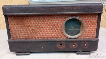 Historické rádio lampové dřevěné