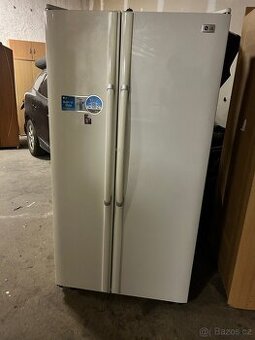 Americka lednice LG s dovozem