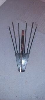 Vyorávač brambor, kola ,osy ,Motor Jikov, příslušenství.