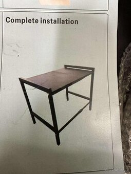 Pracovní stůl – nový, zabalený