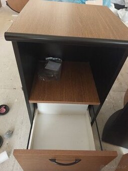 Skříňka se šuplíkem a pultem