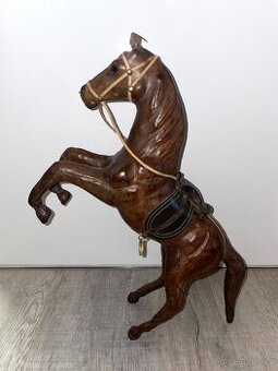 Retro / vintage kožená socha / figurka koně