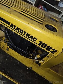 Zahradní traktorová sekačka ALKOTRAC 1082 s tažným zařízením