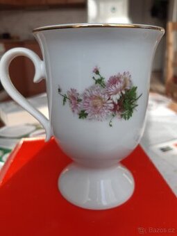 Nepužívaný porcelánový malovaný hrnek Irish