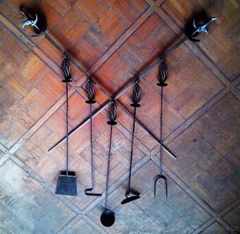 krbové nářadí, černé, kovaná rukojeť