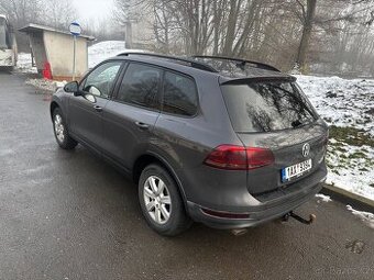 Volkswagen Touareg 3.0 TDI V6. Automat 8q. Na pruzinach.