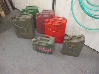 Kanystry-plechové-6 ks