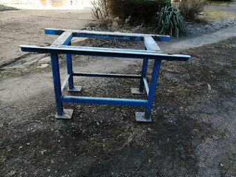 ocelový stojan pod tepelné čerpadlo