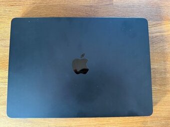 MacBook Air M2 2022 Midnight – po polití, nefunkční, na díly