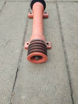 Hřídel na okružní pilu.