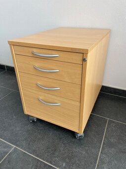 Kontejner na kolečkách se šuplíky + klíč, pod stůl