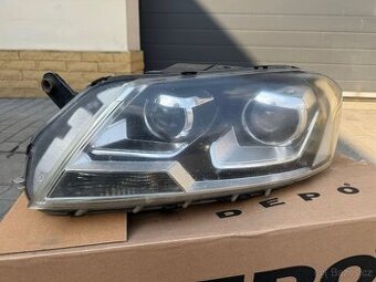 Přední levé světlo Passat B7