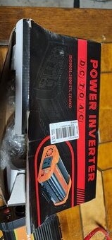 Menic napeti 12V na 230V 1500W/3000W