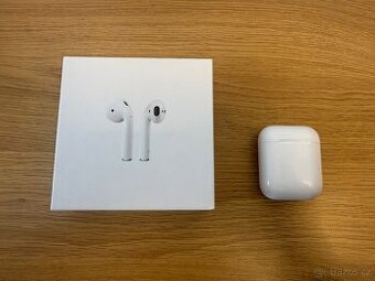 Apple Airpods 1 with boxe