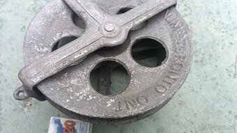 Prodam 2 kladky na dlouhou prádelní šňůru