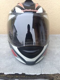 Helma na motorku zn. Schuberth-vel- XXL.