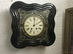 Starožitné nástěnné pérové hodiny