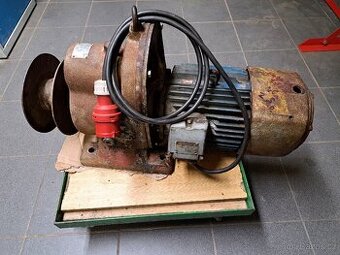 Elektromotor s převodovkou 2,2 kw