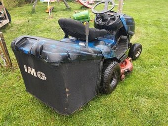 Traktor zahradní traktor traktůrek