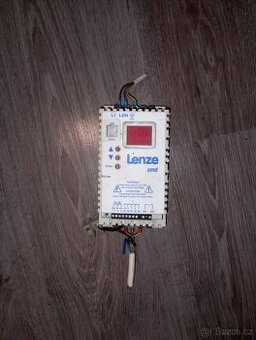 Frekvenční měnič LENZE ESMS751X2SFA - 1
