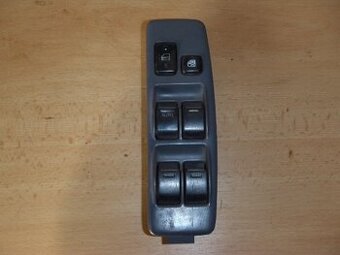 Toyota Rav4  panel ovladáni oken