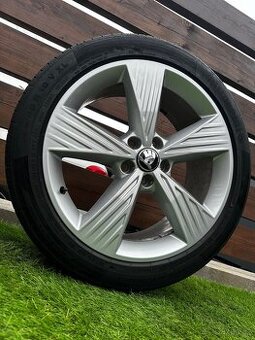 Alu kola 5x112 r19 s letním pneu (235k)