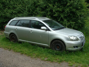TOAYOTA Avensis kombi 2006.