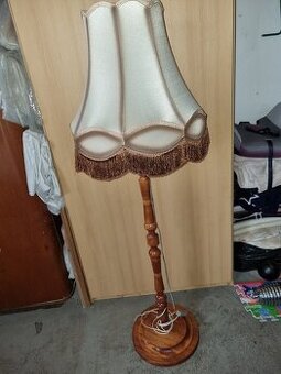 Stojací lampa