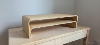 Stojan pod monitor