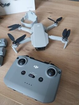 DJI Mini 2 Fly More Combo – Skvělý stav + BONUS karta 128 G