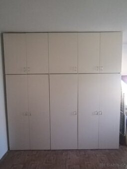 Šatní skříň - 1