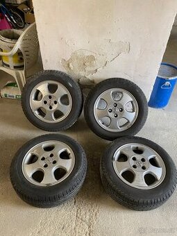 Kompletní sada kol Opel Astra – lité disky + letní Pirelli