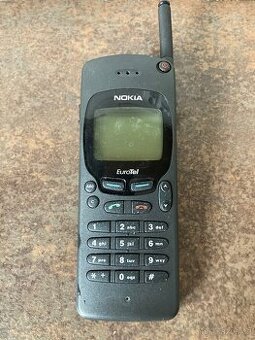 Historická NOKIA 450 v pěkném zachovalé stavu