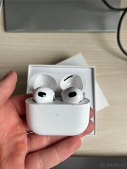 Apple AirPods 3 original s MagSafe pouzdrem