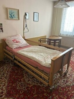 Elektronická zdravotní polohovací postel