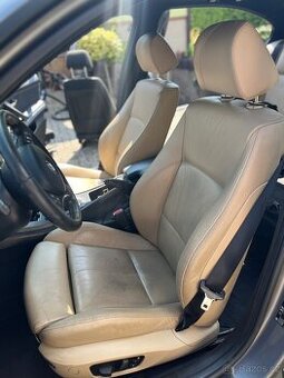 Bmw e90 kompletní interiér.